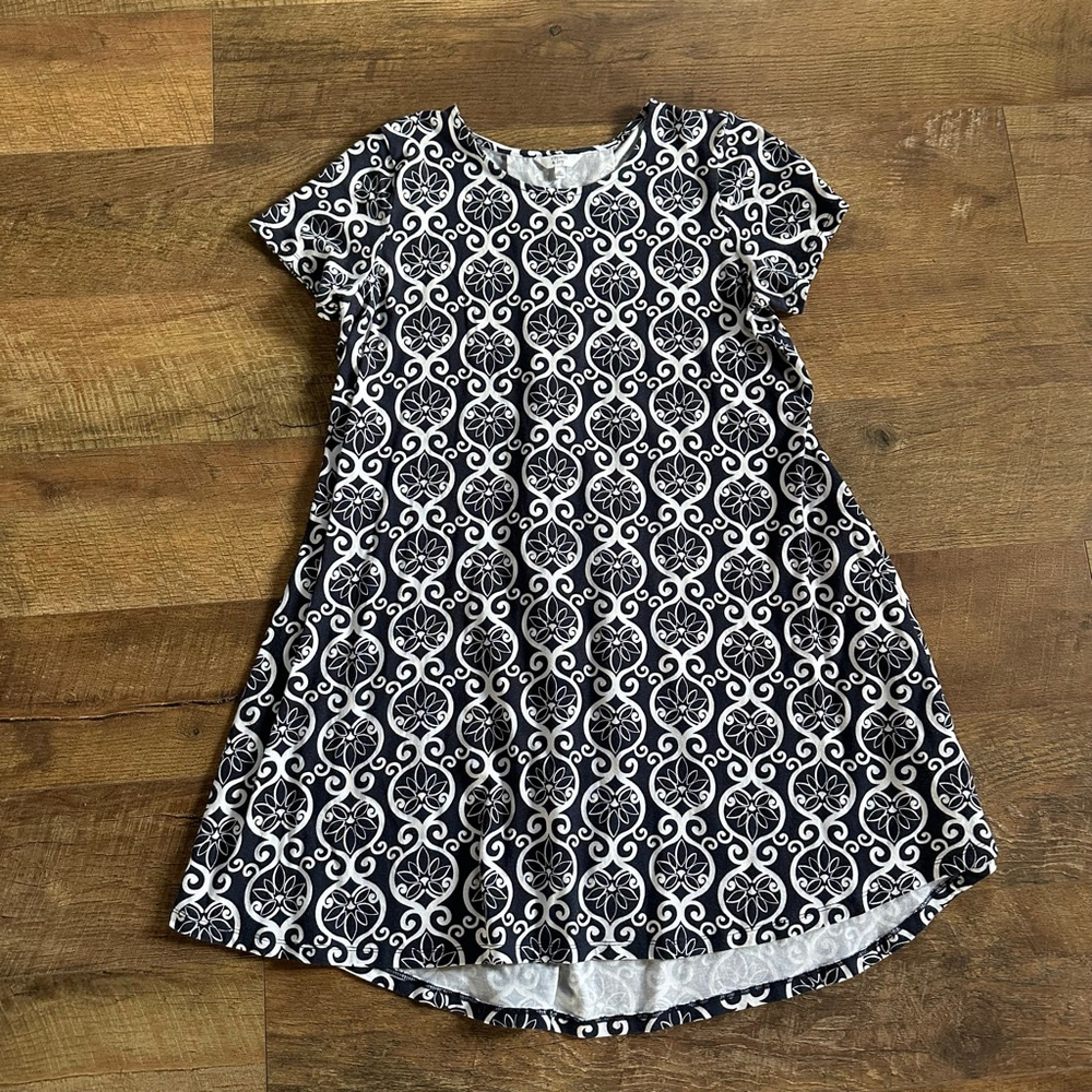 Women's Crown & Ivy Black White Floral Short Sleeve Dress M
